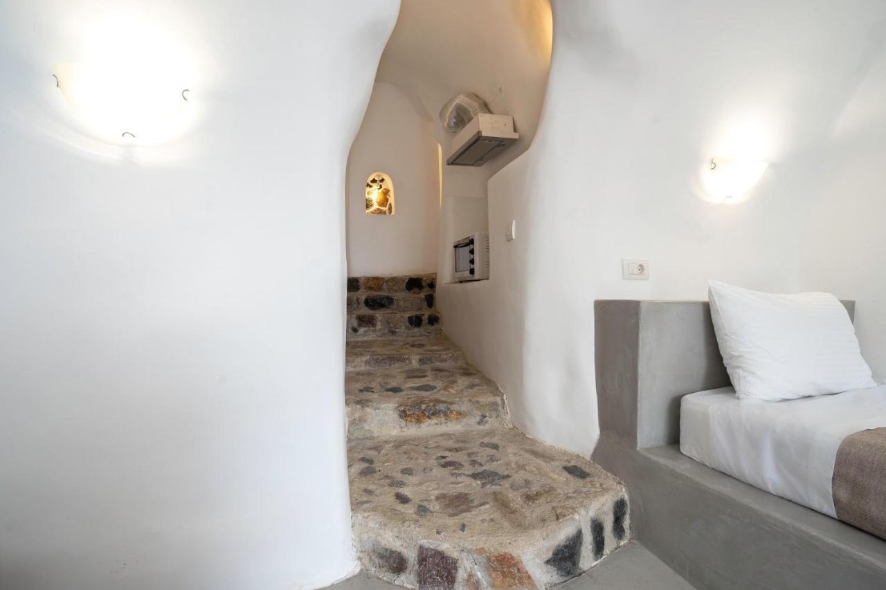 Deltami Santorini Apartment Pyrgos Kallistis Exterior photo