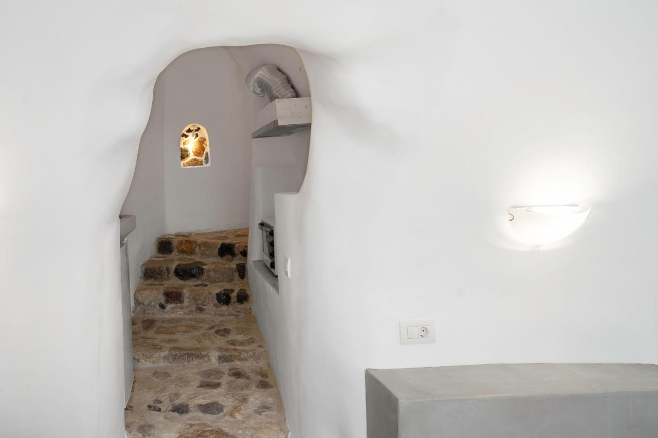 Deltami Santorini Apartment Pyrgos Kallistis Exterior photo