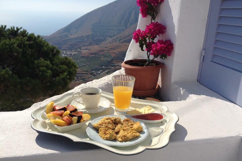 Deltami Santorini Apartment Pyrgos Kallistis Exterior photo